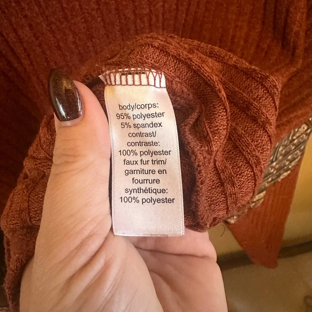 Maurices‎ Terracotta Knit Top with Patterned Detail - Picture 5 of 7